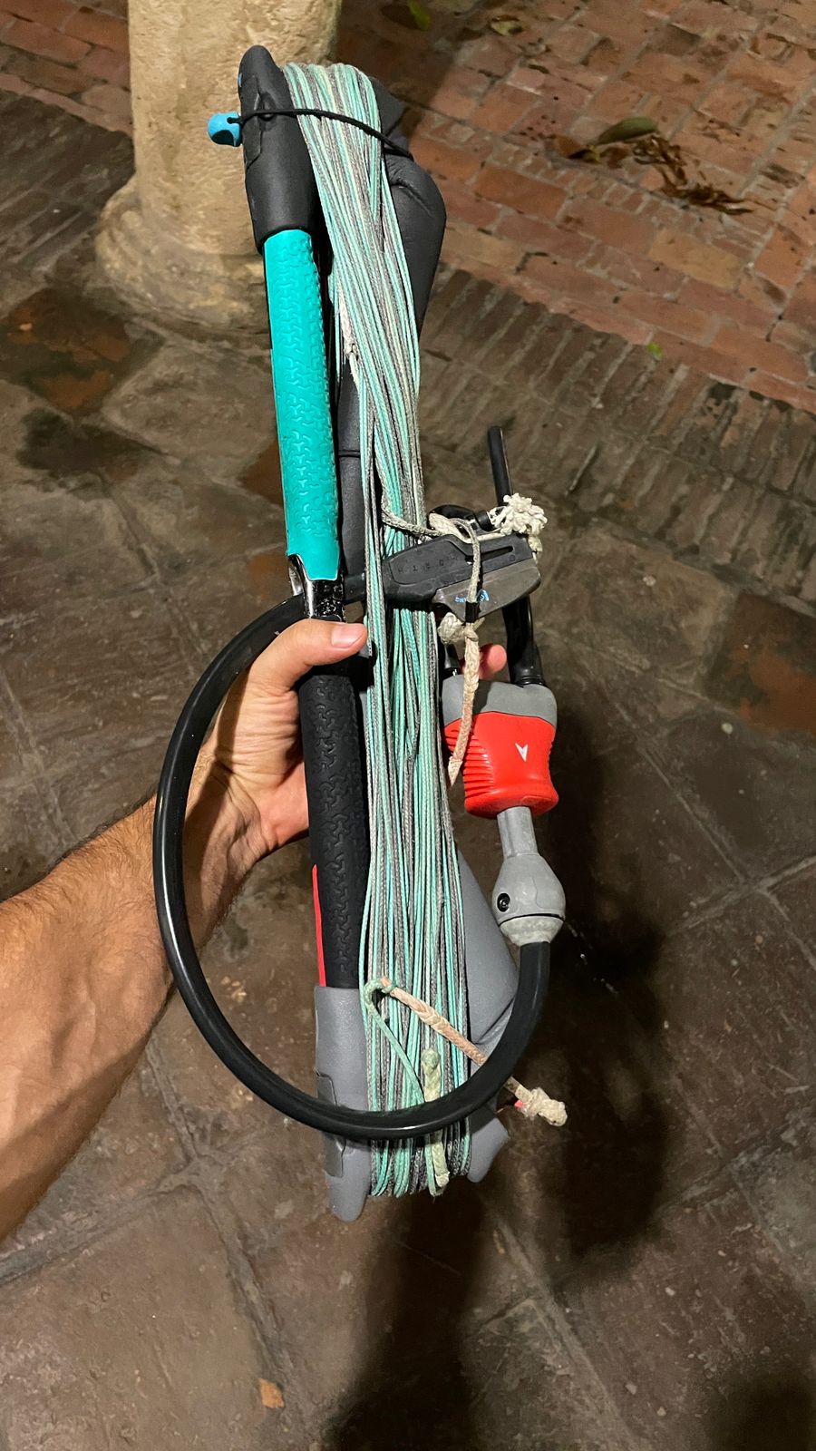 Vendo barra North 2021 y encimo kite Carve 9 metros 2021!!! SUPER PROMO!!