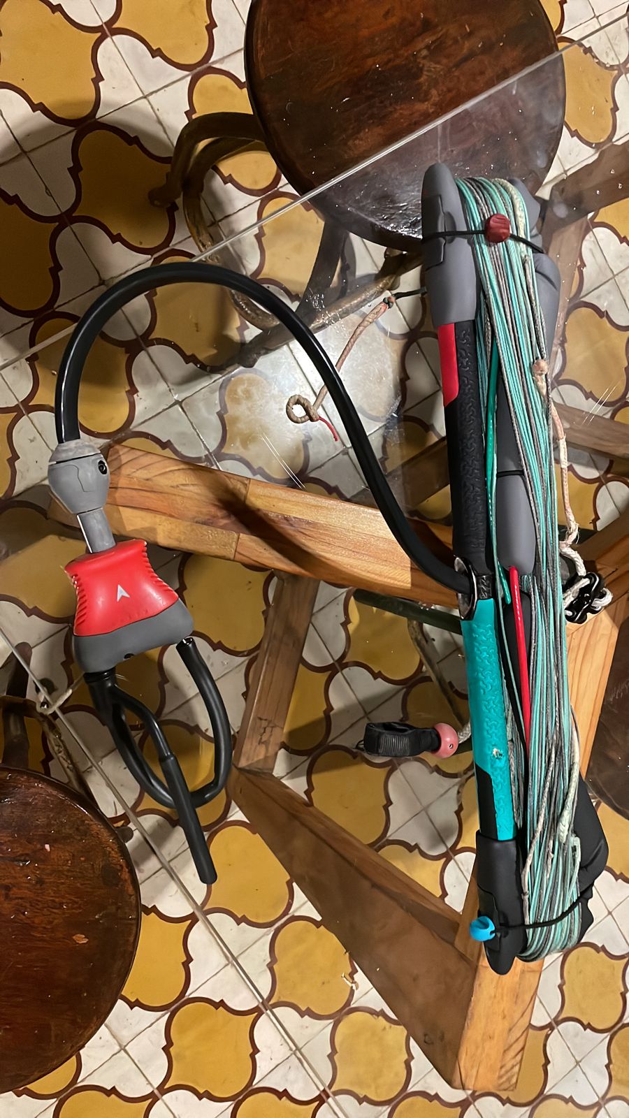 Vendo barra North 2021 y encimo kite Carve 9 metros 2021!!! SUPER PROMO!!